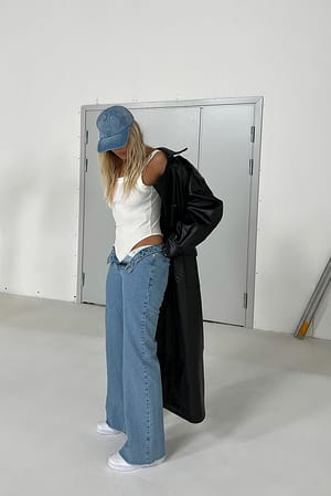 Image 2 of 7