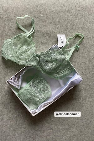 Pastel Green Cup Bh Met Strikdetail