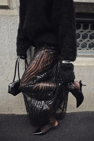Black Maxinederdel med broderi