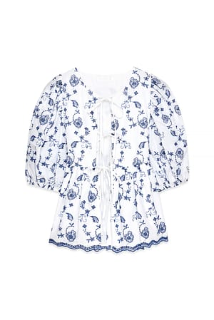 Blue/White Bluse mit gesticktem Kontrast und Schnürung vorn