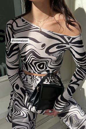 Black/White Asymmetric Printed Top