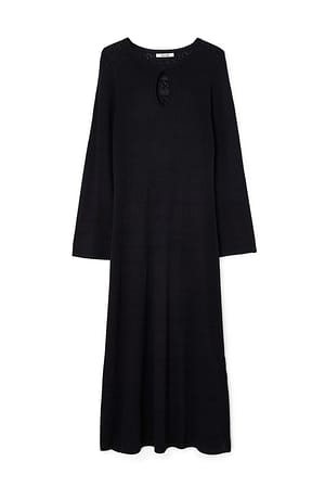 Black Fein gestricktes Maxikleid mit Schlüssellochausschnitt