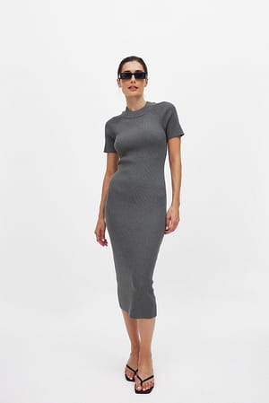 Grey Robe mi-longue en maille fine