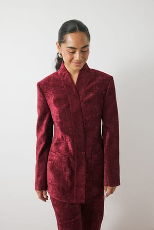 Burgundy Getailleerde chenille blazer met hoge kraag