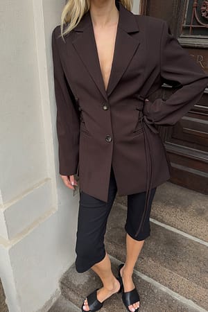 Brown Blazer med snøringdetaljer