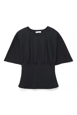 Black T-Shirt mit taillierter Taille