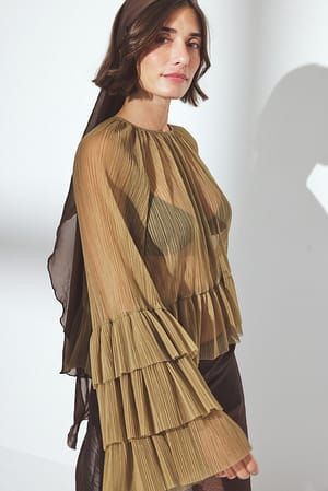 Khaki Bluse med flæseærmer