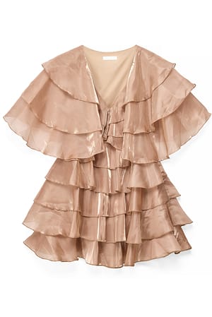 Pink champagne Minikleid mit Volant und V-Ausschnitt