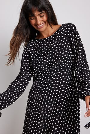 Dots Fließendes Minikleid mit Schleifendetail