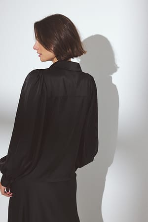 Image 2 of 6