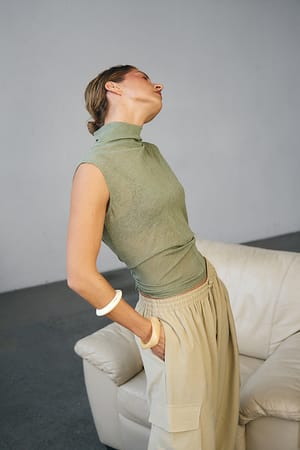 Image 2 of 7