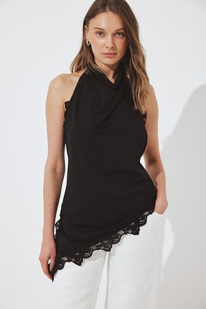 Black Top de encaje con cuello halter