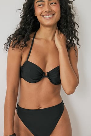 Black Braguita de bikini de talle alto