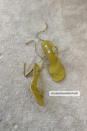 Green Chaussures à talons à lanières bouts ronds