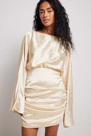 Beige Robe en satin jacquard