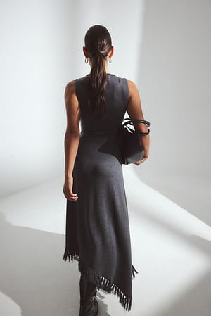 Grey Vestido midi de punto con dobladillo asimétrico