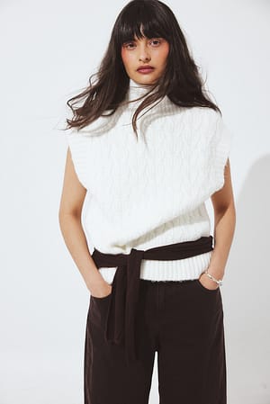 White Strikket vest med snoning