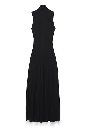 Black Gestricktes plissiertes Maxikleid