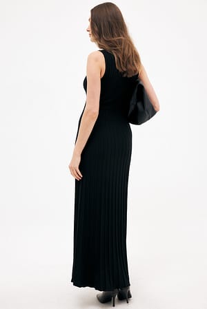 Image 2 of 7