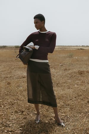 Brown Top de punto de lana merino con cuello redondo