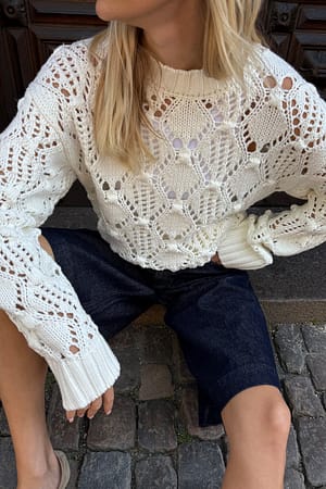 White Strickpullover mit Rundhalsausschnitt