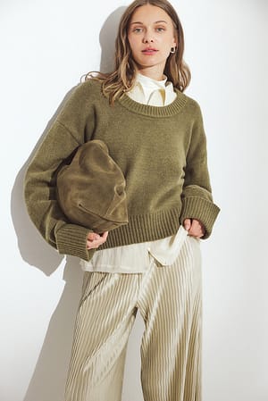 Green Strikket sweater i uldblanding med dyb hals