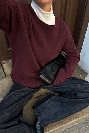 Burgundy Strikket sweater i uldblanding med sømdetalje