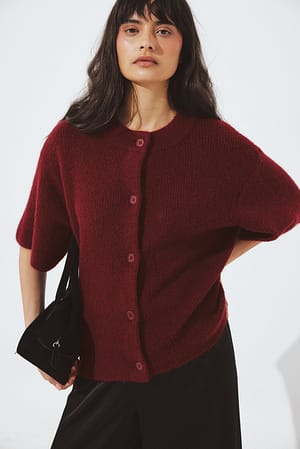 Burgundy Strikket cardigan med korte ermer