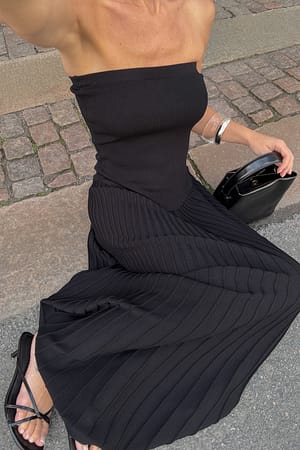 Black Knitted Tube Maxi Dress