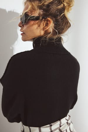 Image 2 of 7