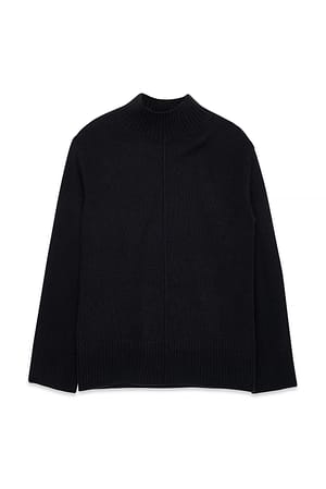 Black Pullover aus Strick aus Wollmischung mit Nahtdetail