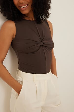 Image 3 of 4