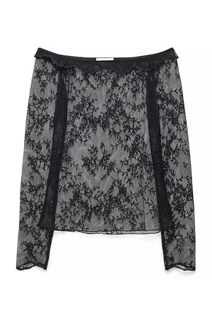 Black Top met kant en off-shoulder