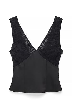 Black Top con encaje