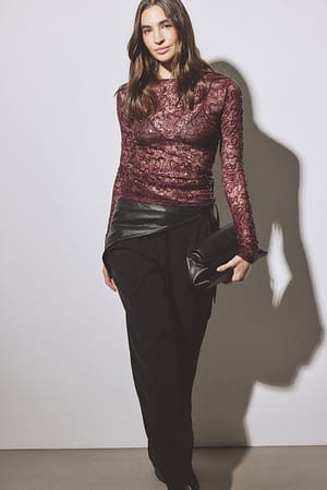 Plum Top de encaje y lentejuelas de manga larga