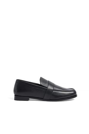 Black Loafers i skinn med firkantet tå