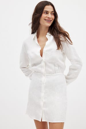 White Hemdkleid aus Leinen