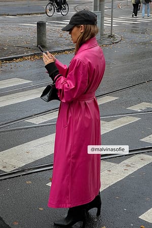 Pink PU trench met gevulde schouders