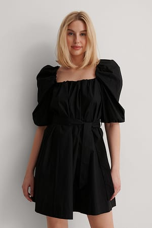 Black Minikleid Mit Gürtel