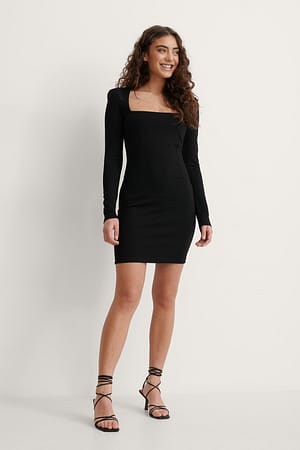 Black Jurk met schoudervullingen