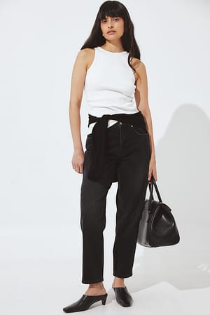 Dark Grey Mom Jeans mit hoher Taille