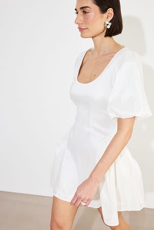 Image 2 of 6