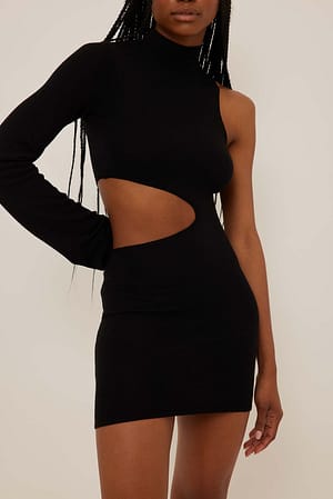 Black Strickkleid mit asymmetrischen Cut-outs