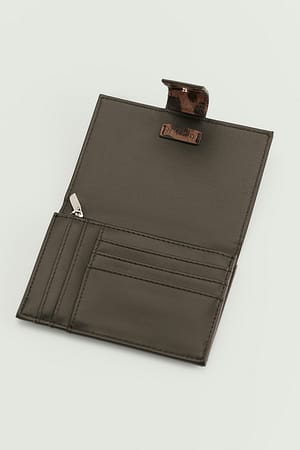 Image 4 of 5