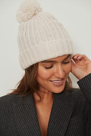 Offwhite Chunky Pom Pom lue