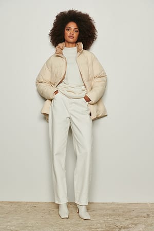 White/Beige Gevoerde jack met contrasterende kleur