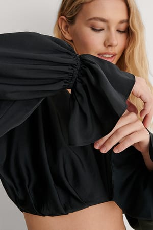 Black Zwierige cropped blouse