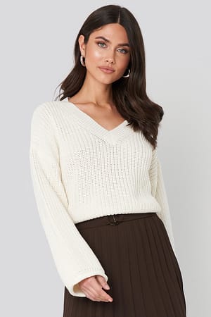 Offwhite Pull court en tricot à col bateau