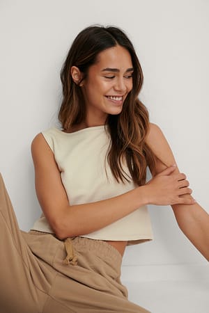 Dusty Light Beige Cropped Wide Singlet