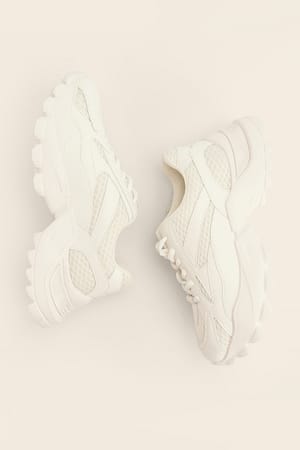 White Ronde Sneakers Met Inzetstukken Voor Het Wandelen